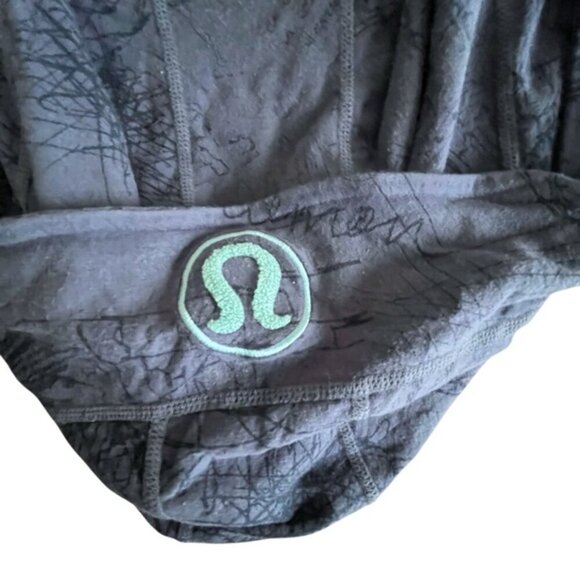 Lululemon Lightweight Zip Hoodie Scribble Graphic
Blue Size 4 Doodles Print - Picture 10 of 13